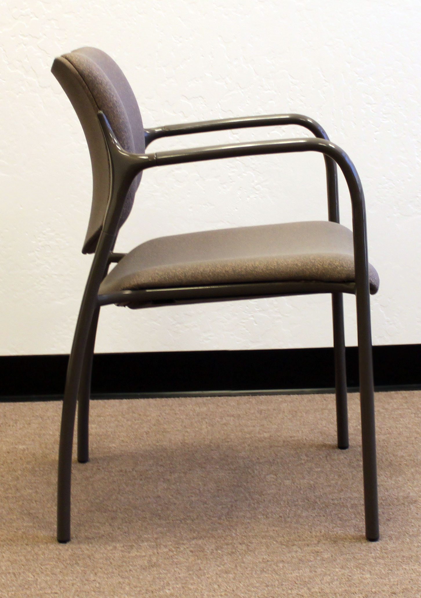 乐竞平台 - 坐具|餐椅|办公家具|设计师家具|旁椅